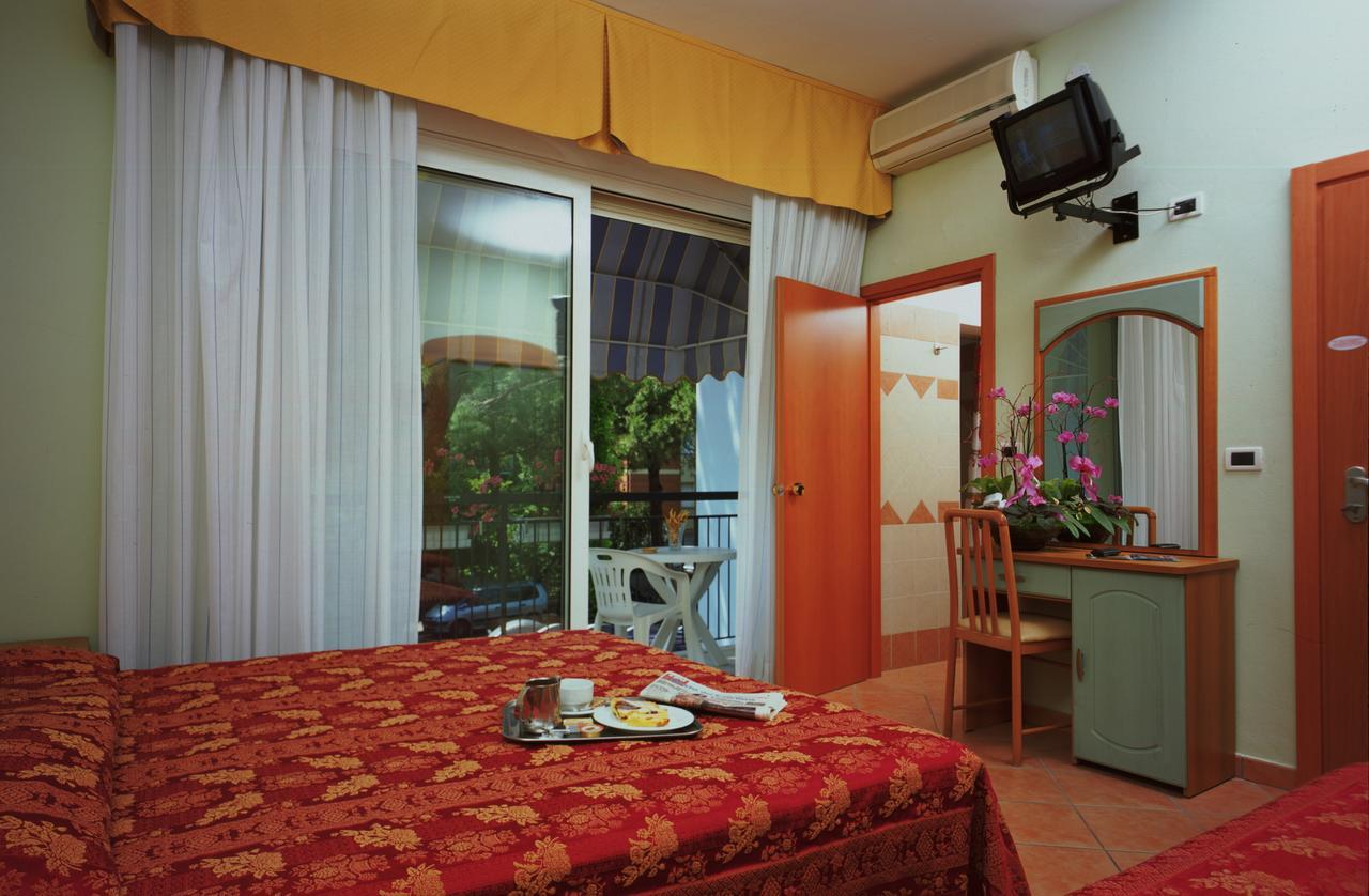 Mondial Hotel Cervia Exterior foto