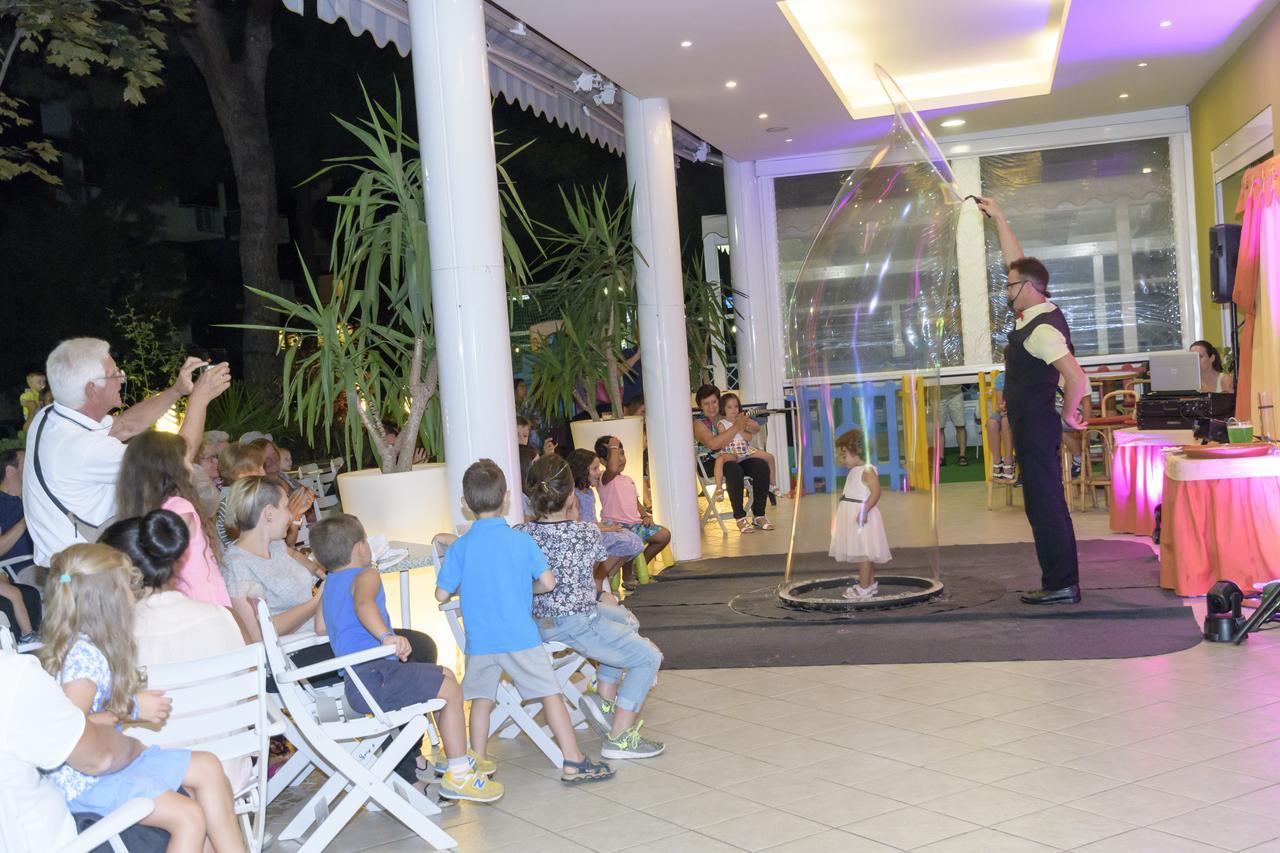 Mondial Hotel Cervia Exterior foto