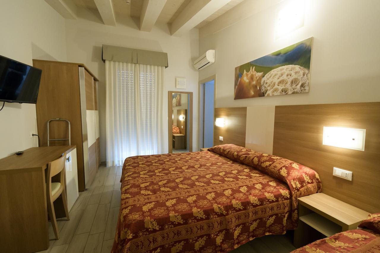 Mondial Hotel Cervia Exterior foto