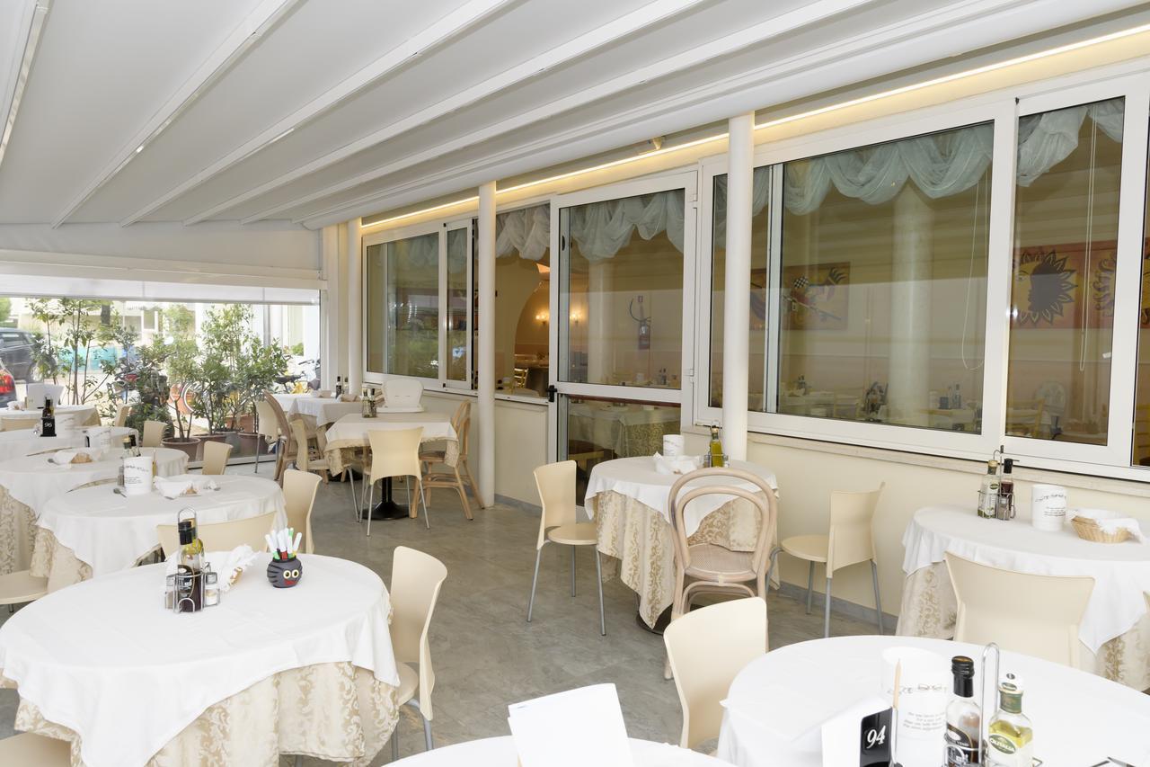 Mondial Hotel Cervia Exterior foto