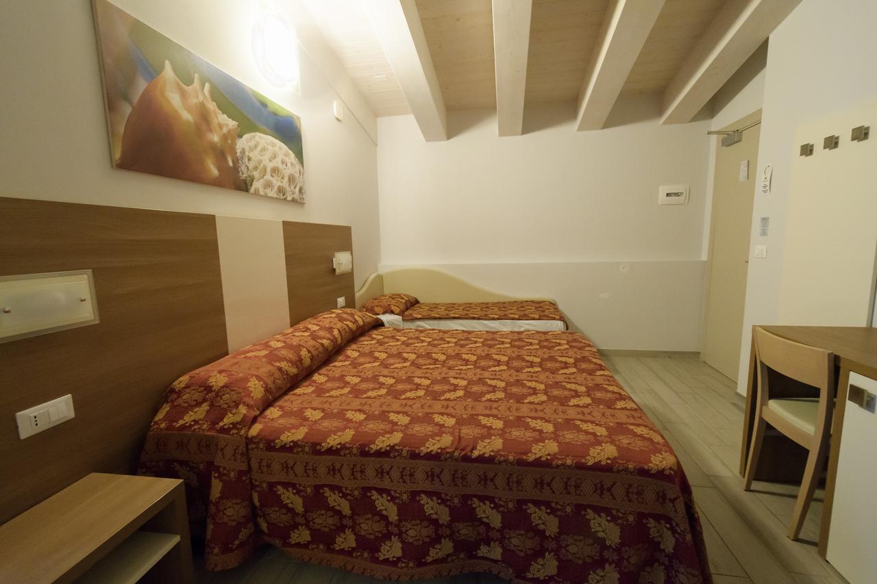 Mondial Hotel Cervia Exterior foto